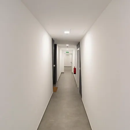 Skyline Ii Pool & Coworking By Ele Apartment