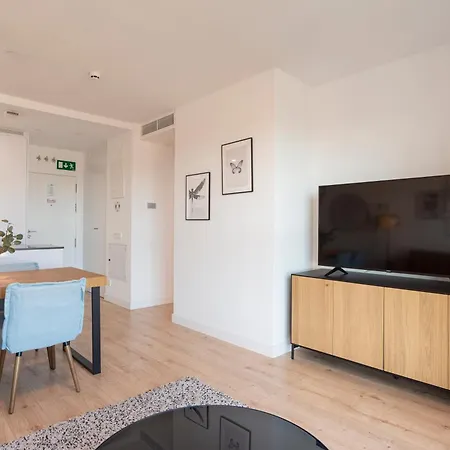 Apartment Skyline Ii Pool & Coworking By Ele